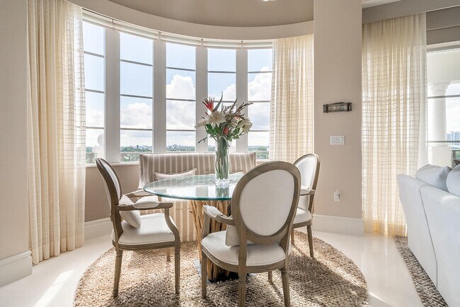Foto del edificio - 155 S Ocean Ave