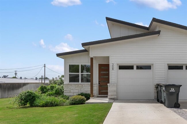 Foto del edificio - 212 E 20th St