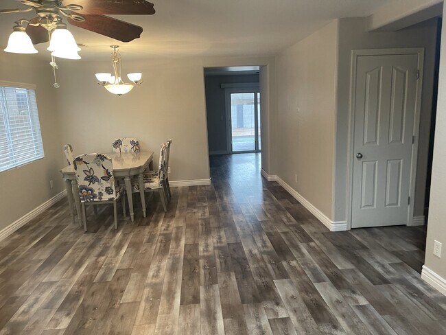 Photo - Spacious 5 Bed House - Voucher Holders Wel...