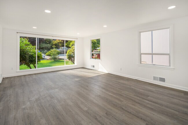 Foto del edificio - 13540 25th Ave NE