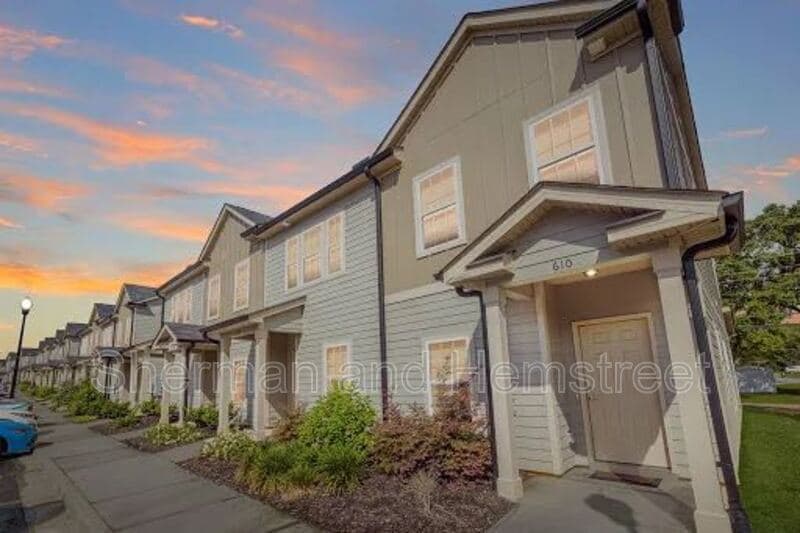 Primary Photo - 757 Tarvin Cir