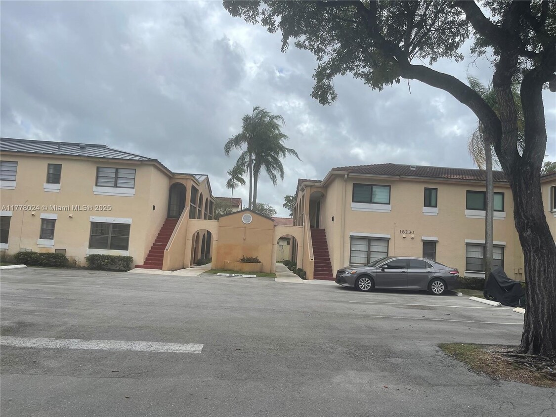 Primary Photo - 18230 Mediterranean Blvd