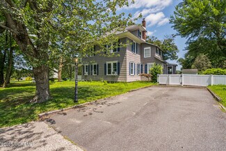 Building Photo - 496 W Park Ave