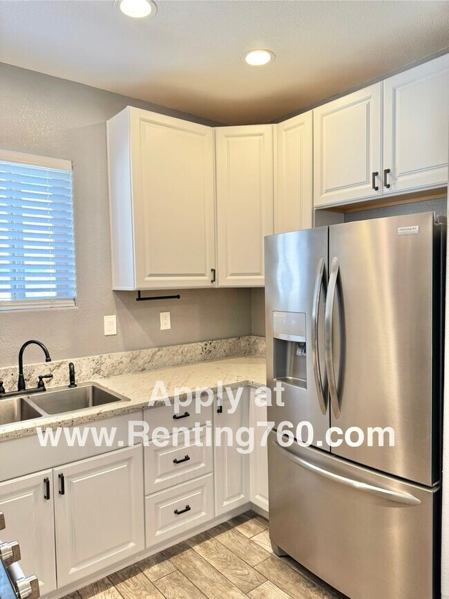 Foto del edificio - 56824 Cobalt Rd