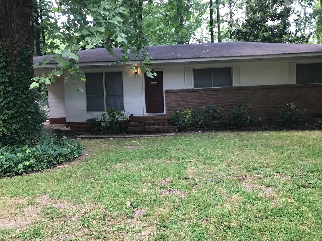 Primary Photo - 131 Chatham Cir
