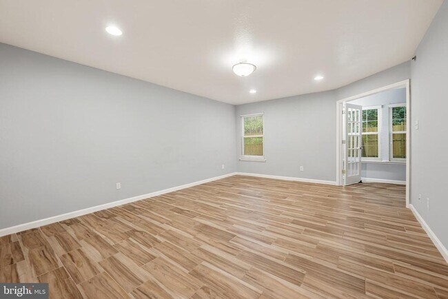 Foto del edificio - 3309 Wyndham Cir
