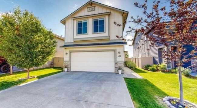 Building Photo - Modern 4-Bedroom Home in Meridian – Spacio...