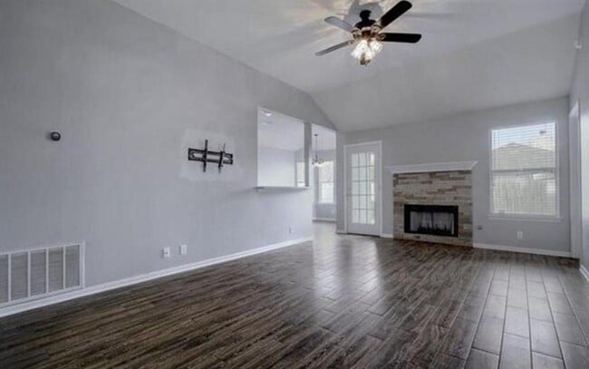 Building Photo - 351 Zebra Dr