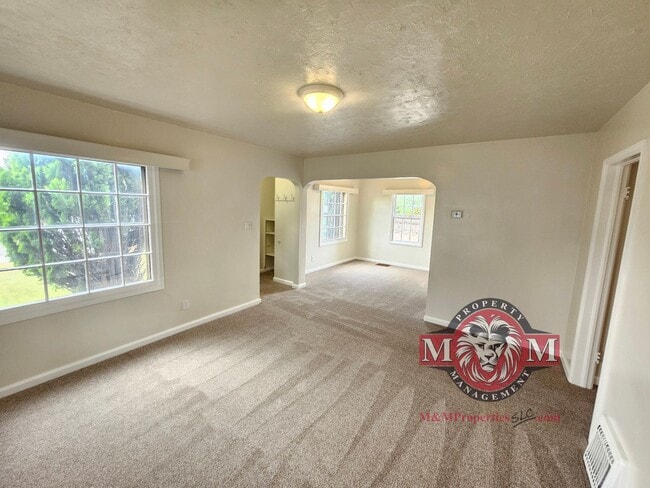 Foto del edificio - Remodeled 2 Bd 1.5 Ba Home in Sandy