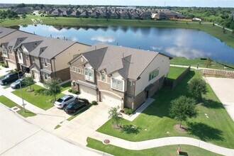 Building Photo - 1204 Willow Plains Ln