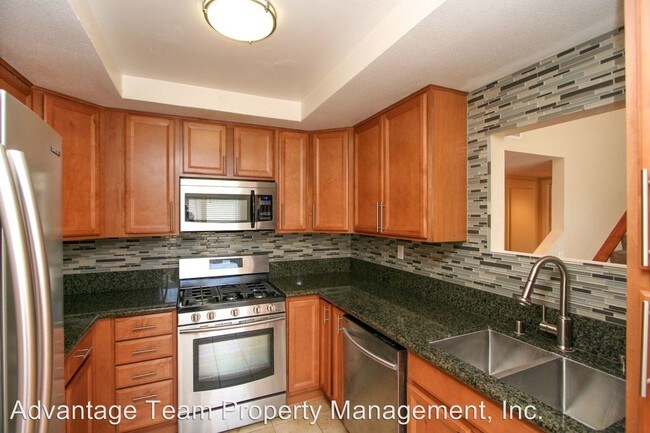 Foto del edificio - 3 br, 2 bath Apartment - 1947 Swallow Lane