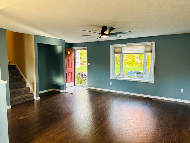 Building Photo - 266 Peppertree Dr