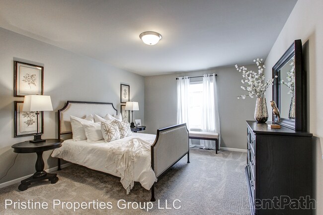 Building Photo - 4709 Club House Dr