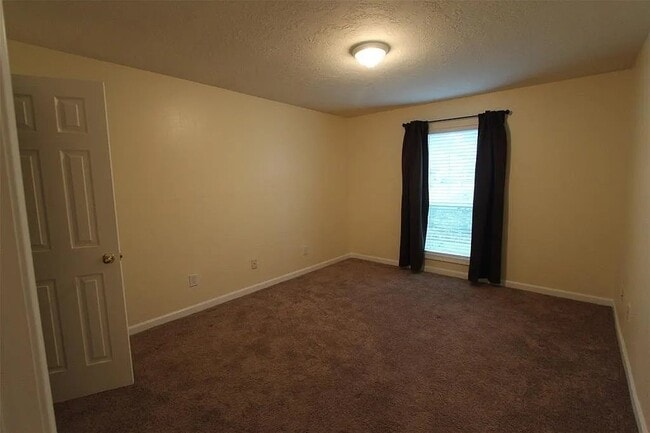 Building Photo - 22715 Bridgewater Dr
