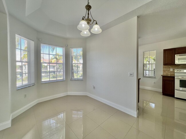 Building Photo - 1110 Belmont Pl