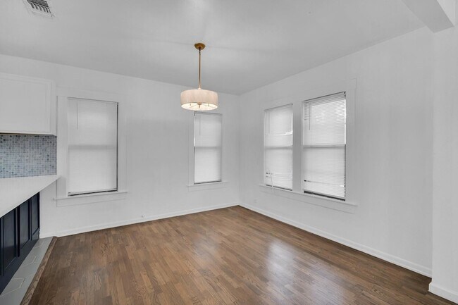 Foto del edificio - 721 W Chambers St