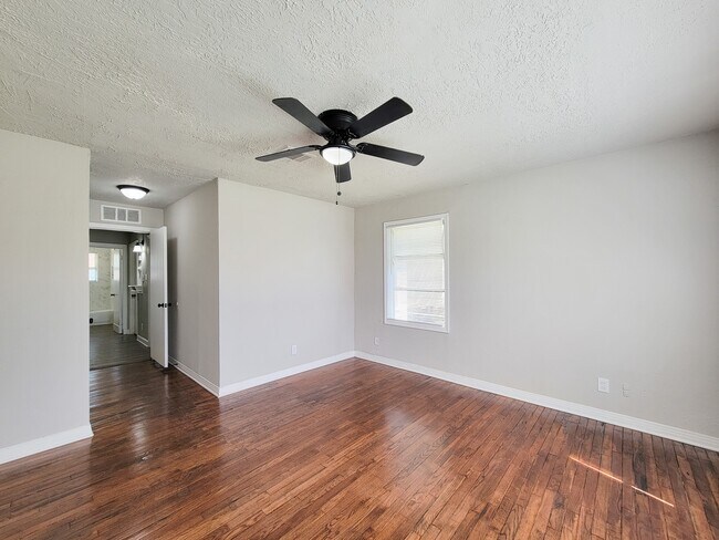 Foto del edificio - 5815 Southseas St