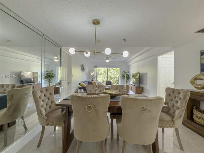 Foto del edificio - 250 NE 181st St