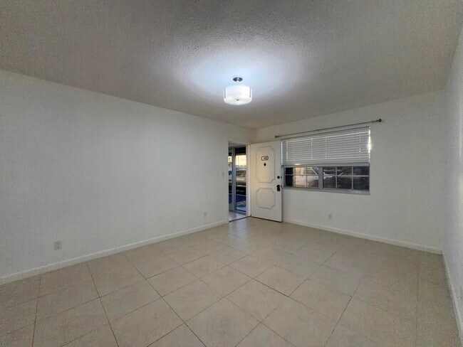Foto del edificio - 298 SW 6th St