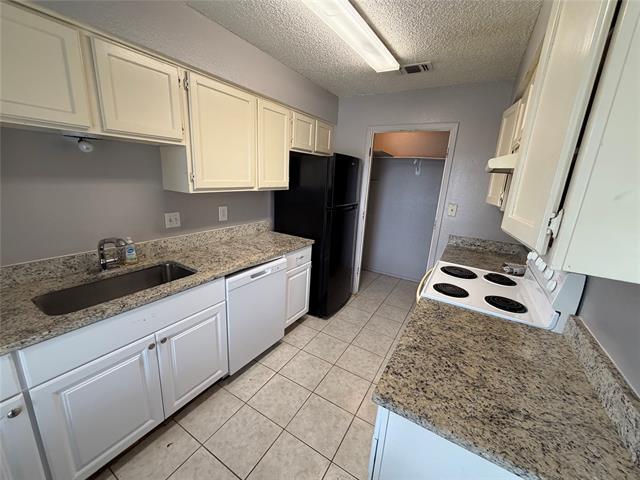 Foto del edificio - 737 Woodland Ct