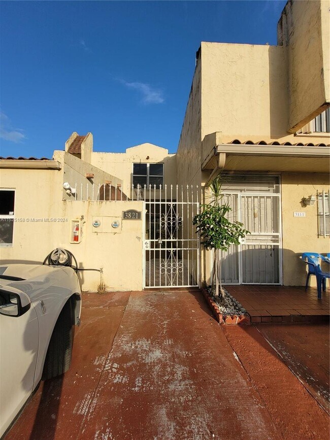 Foto del edificio - 3821 W 11th Ct