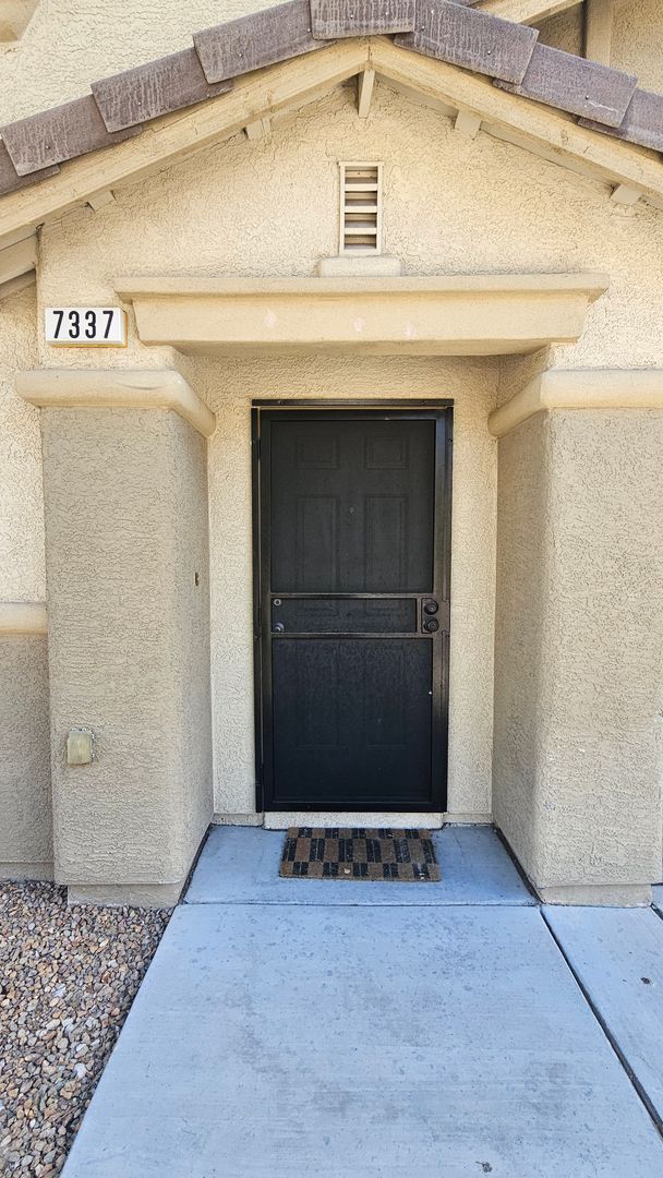 Foto del edificio - 7337 Camden Pine Ave