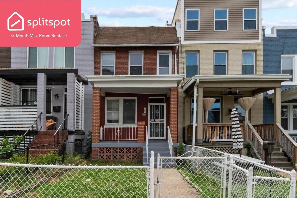 Primary Photo - Private room in 4 bedroom Washington Apart...