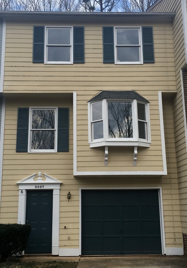 Building Photo - 5907 Dixon Dr