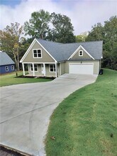 Building Photo - 61 College Heights