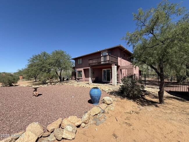 Building Photo - 5081 N Bear Canyon Rd