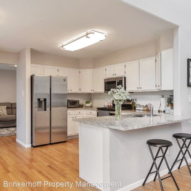 Building Photo - 5 br, 2.5 bath House - 2589 S. Truckee Way