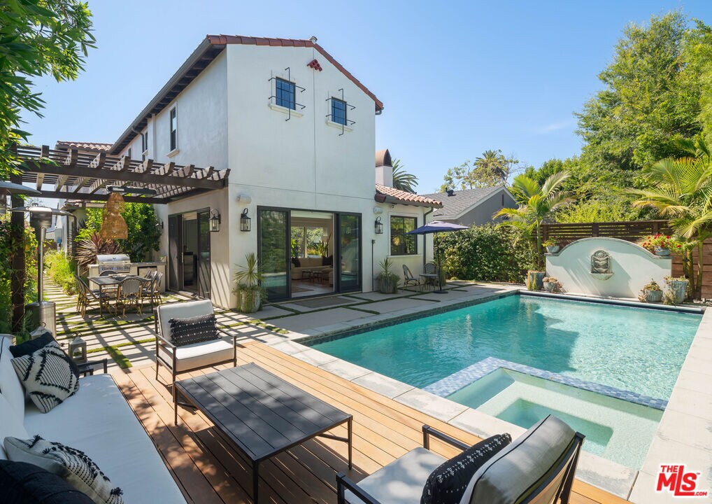 Foto principal - 538 N Sierra Bonita Ave