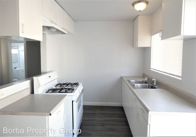 Foto del edificio - 2122 E 10th St