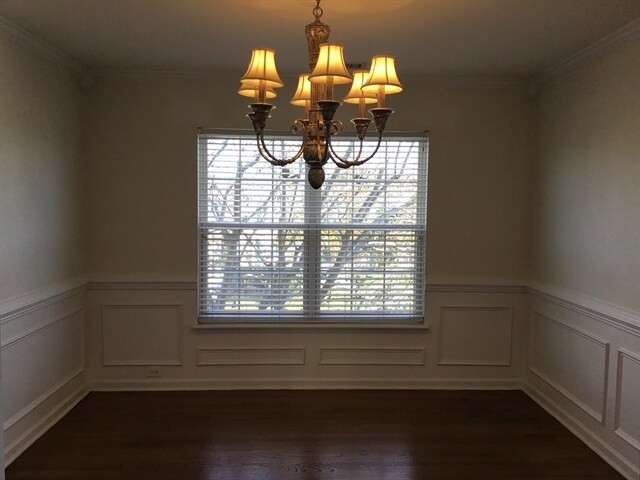 Foto del edificio - 1813 Day Lily Ln
