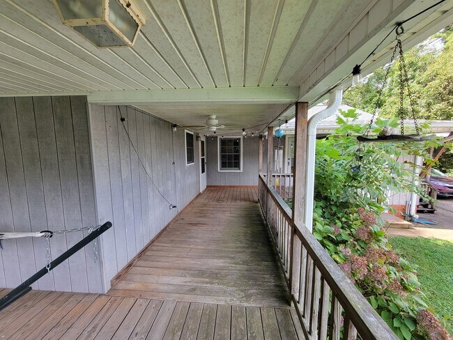 Foto del edificio - 1304 Gracewood Dr