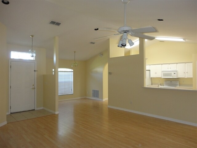 Building Photo - 835 Marquee Drive