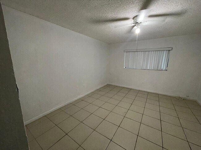 Building Photo - 230 W 68th St