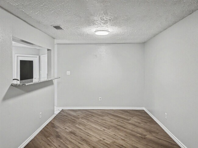 Foto del edificio - 4211 Falcon Meadow Dr