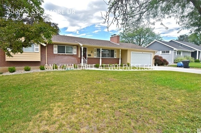 Building Photo - Gorgeous 5 Bedroom Holladay Home! No Depos...