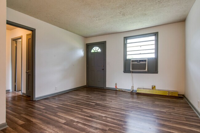 Foto del edificio - 1732 Dr Db Todd Jr Blvd