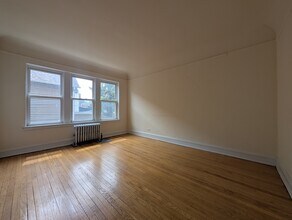 Building Photo - 2948 N Albany Ave