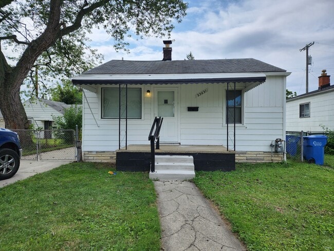 Building Photo - 23631 Columbus Ave