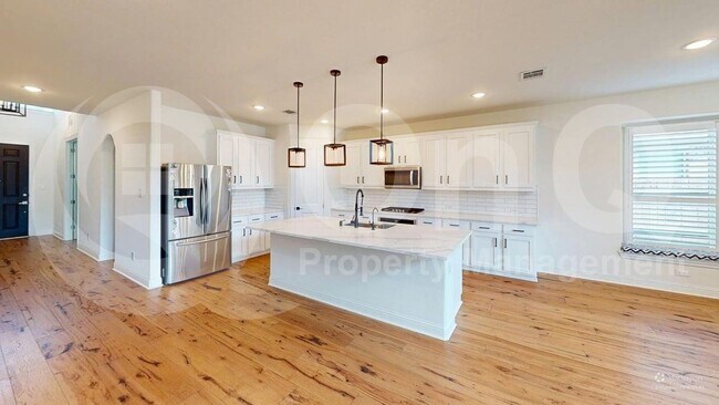 Foto del edificio - 2440 Valley Ln