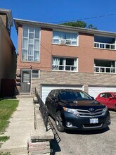 Building Photo - 158 Ashdale Av