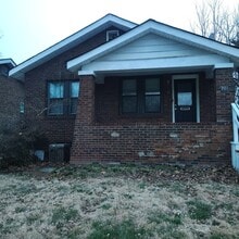 Building Photo - 701 Pemberton Pl