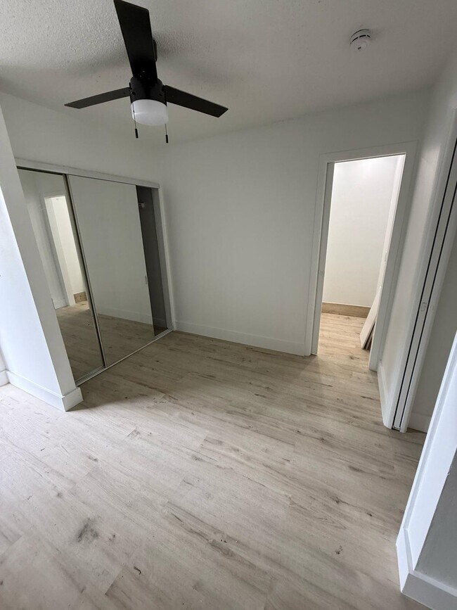 Foto del edificio - 1480 E Sample Rd