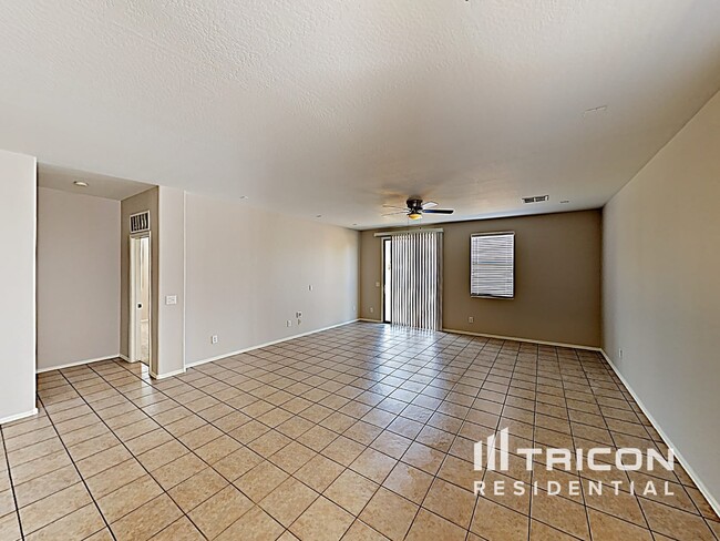 Building Photo - 45438 W Guilder Ave