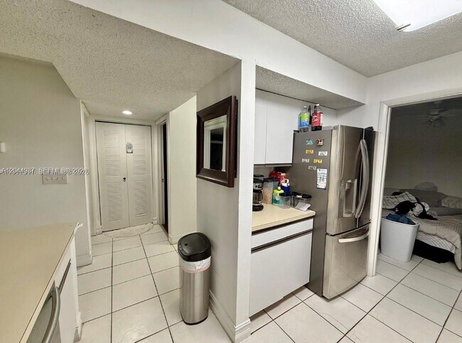Foto del edificio - 8246 NW 24th St