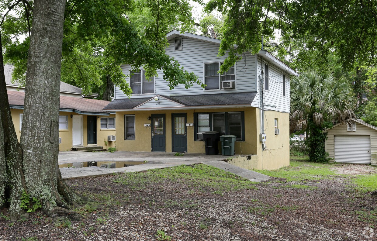 Foto principal - 817 St Augustine St