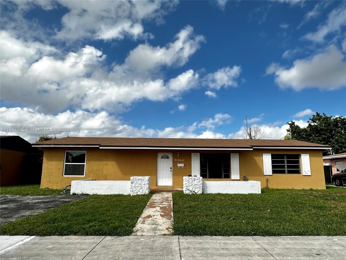141 NE 212th St, Miami, FL 33179 House Rental in Miami, FL